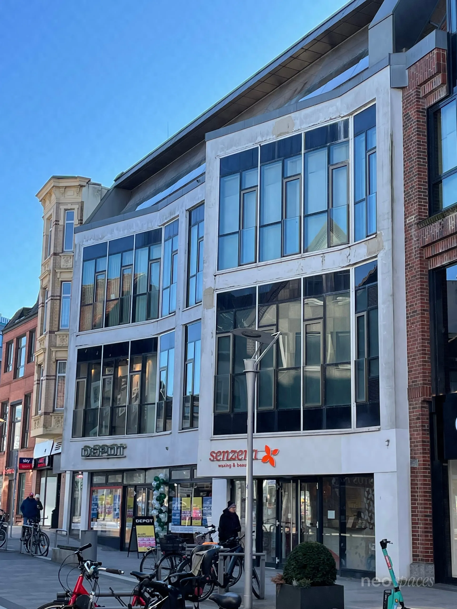 Einzelhandelsfläche in Hamburg-Bergedorf, 1.130 m² , Erdgeschoss und Untergeschoss
