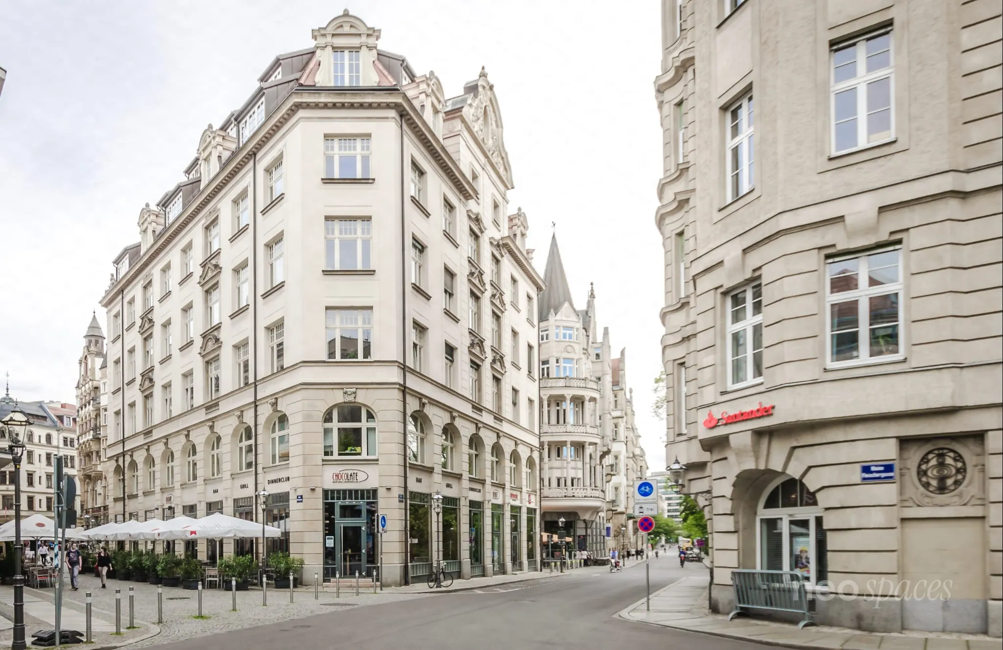 Premium Café- & Teilgastroläche im Barfußgäßchen – 104 m²