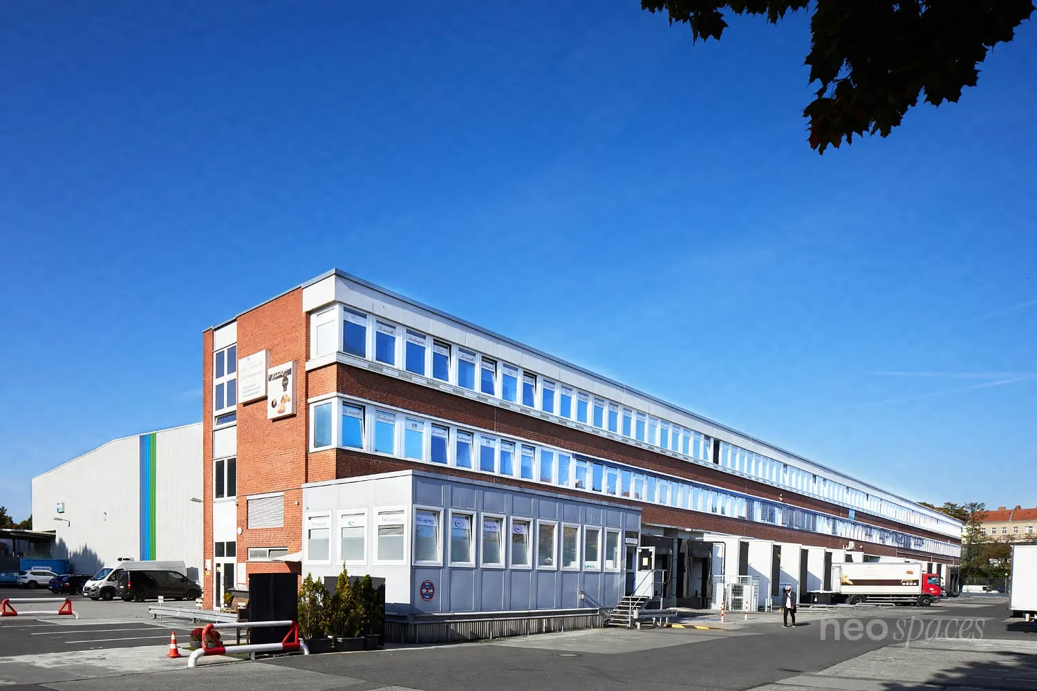 1,970 m² production and logistics space on ground floor – Niemetzstraße, Berlin-Neukölln